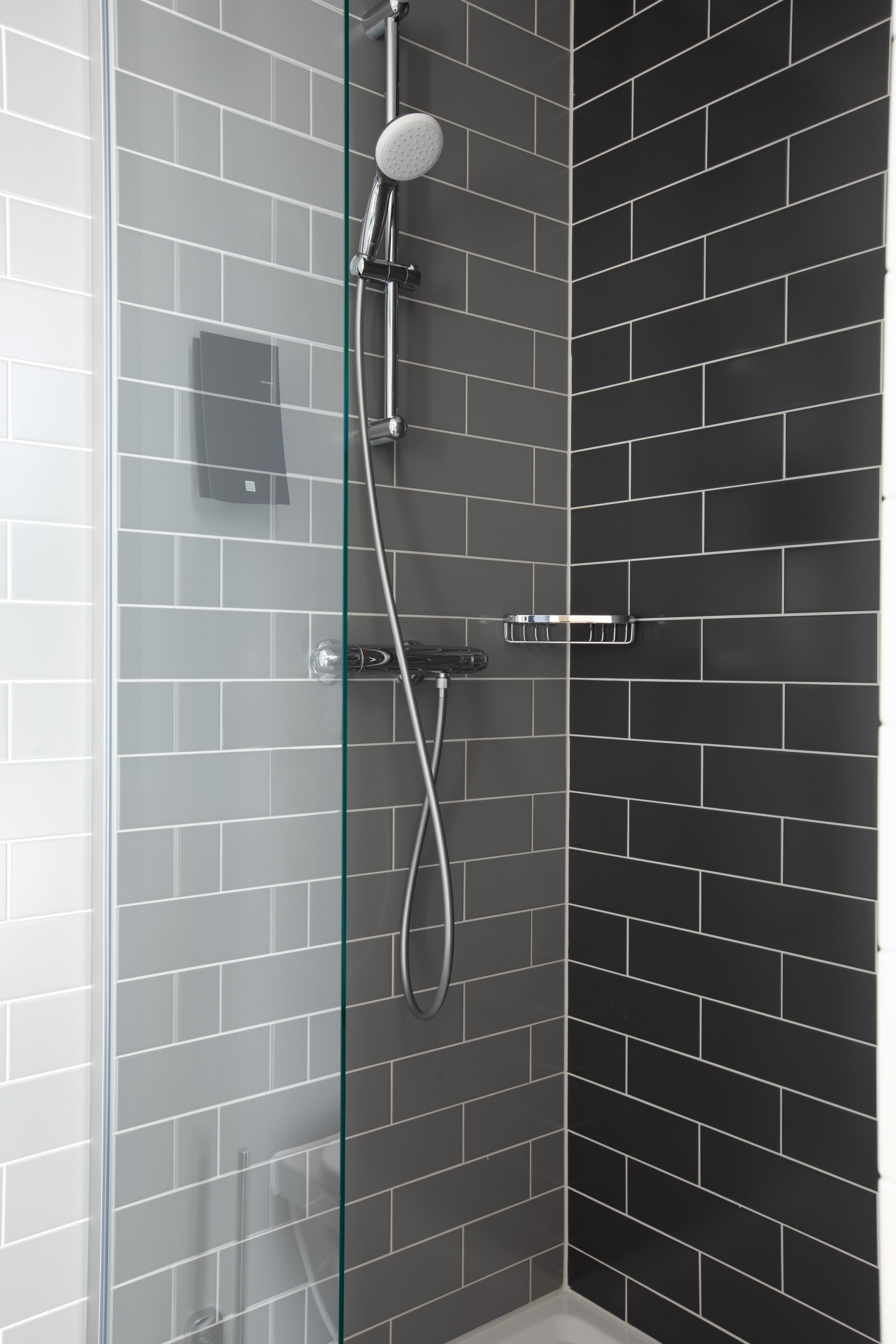 shower, rainfall showerhead, free toiletries, hair dryer