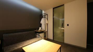 Deluxe dubbelrum | SÀngtillbehör av högsta kvalitet, individuell inredning och skrivbord