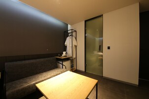 Deluxe Double Room | Premium bedding, individually decorated, desk, laptop workspace