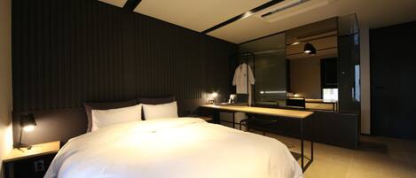 Deluxe Double Room | Premium bedding, individually decorated, desk, laptop workspace