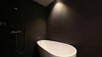 Deluxe Double Room | Bathroom | Separate bathtub and shower, free toiletries, hair dryer, bathrobes