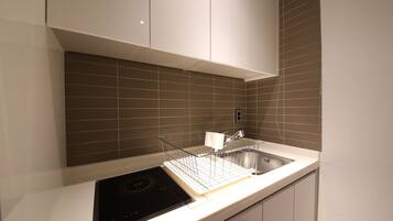 Premium tvÄbÀddsrum | Eget kök | MinikylskÄp, vattenkokare och stÀdutrustning