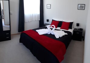 2 bedrooms, iron/ironing board, free WiFi, bed sheets