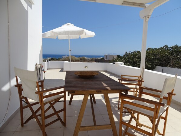 Family Duplex | Terrace/patio - Monolithos Villa (Santorini)