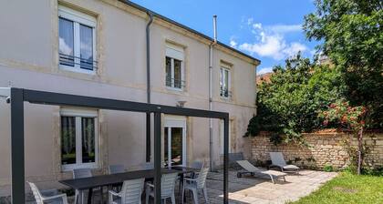 Spacious 10-Person Retreat with Garden, Terrace, and Modern Amenities in Scenic Mécrin