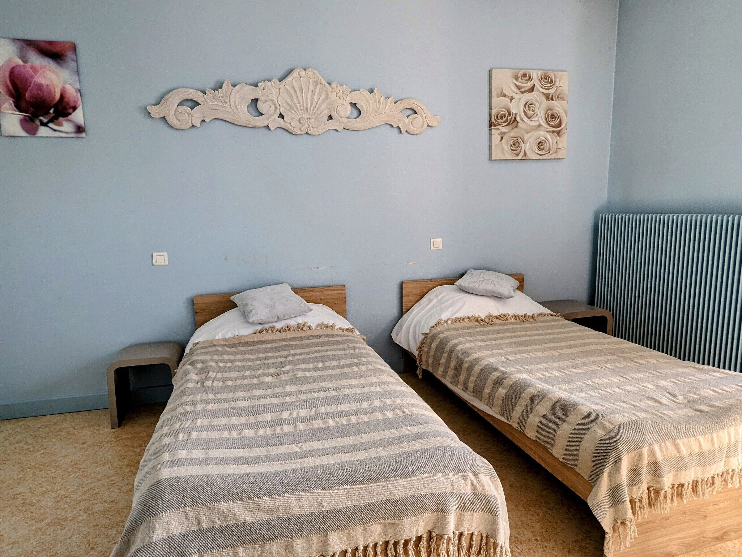 5 bedrooms, free WiFi, bed sheets