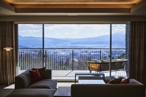 Miyota Suite, Non Smoking (Private Hot Spring) | Egyptian cotton sheets, premium bedding, down comforters, minibar