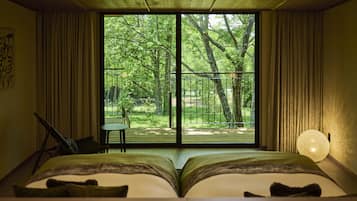 Egyptian cotton sheets, premium bedding, down duvets, minibar