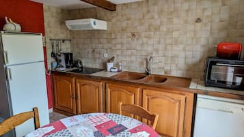 Fridge, microwave, dishwasher