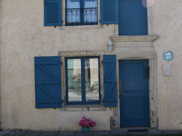 Exterior detail - Country house with fishing, pets allowed (Halles-sous-les-Côtes)