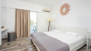 Room - Lisabeth Apartments (Rhodes)
