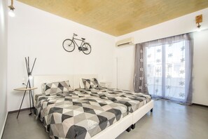 Habitación superior con 1 cama matrimonial o 2 individuales | Vista desde la habitación