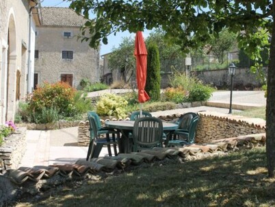 Charming 3-Bed Gîte with Fireplace, Garage, and Sunlit Terrace in Brixey-aux-Chanoines