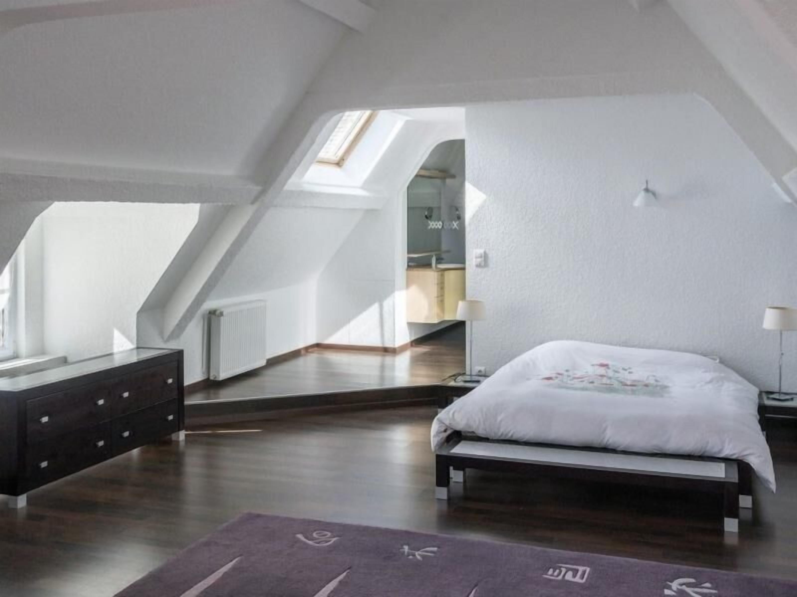 5 bedrooms, free WiFi, bed sheets