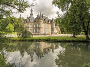Exterior - Spacious Gîte for 12 with Fireplace & Garden, Opposite Thillombois Castle (Thillombois)