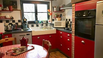 Fridge, microwave, dishwasher