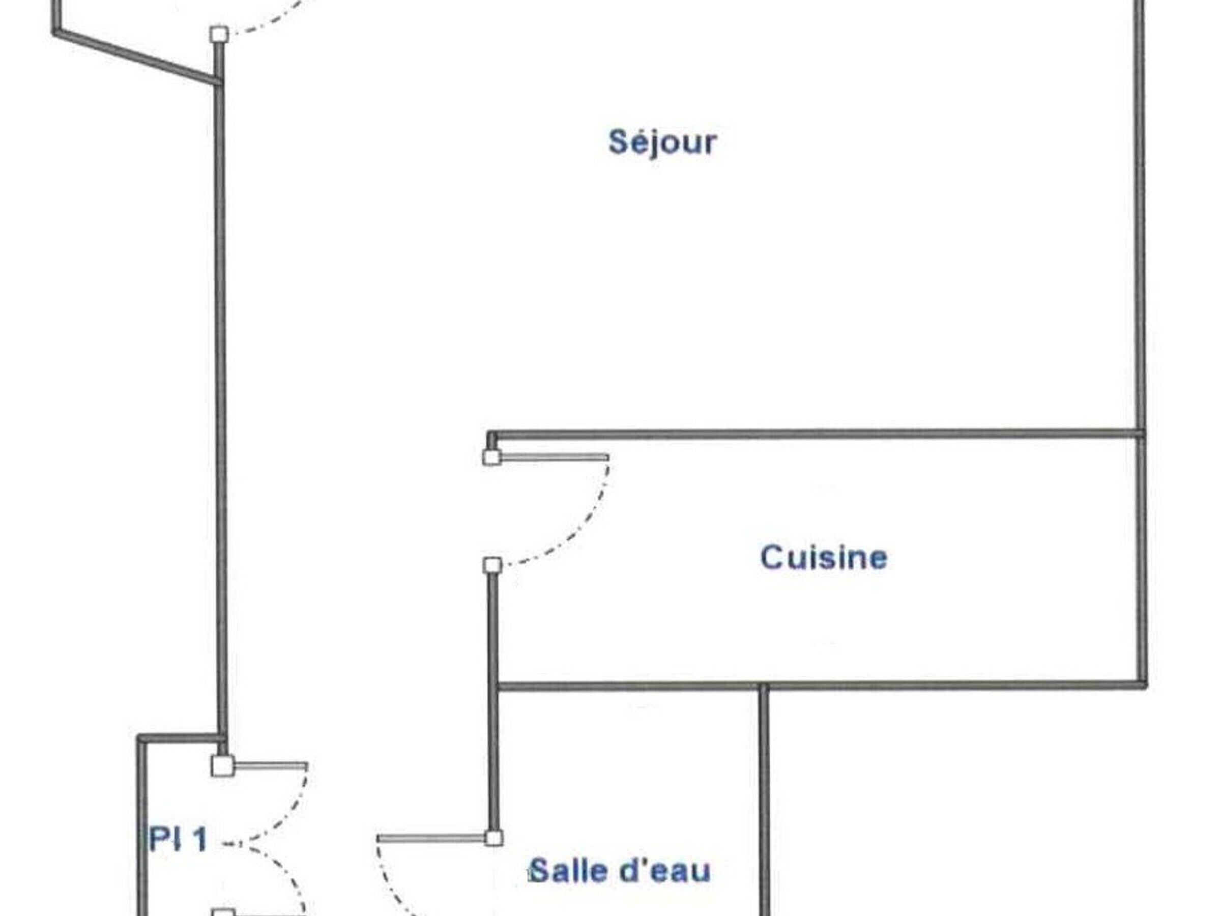 A floor plan with labeled rooms: Séjour, Cuisine, and Salle d'eau.