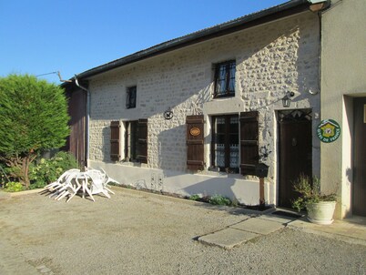 Charming Rural Retreat with Modern Amenities near Verdun – Pets Welcome!