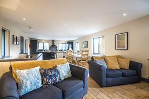 Lounge - Rock Cottage - 3 Bedroom Holiday Home (Fishguard)