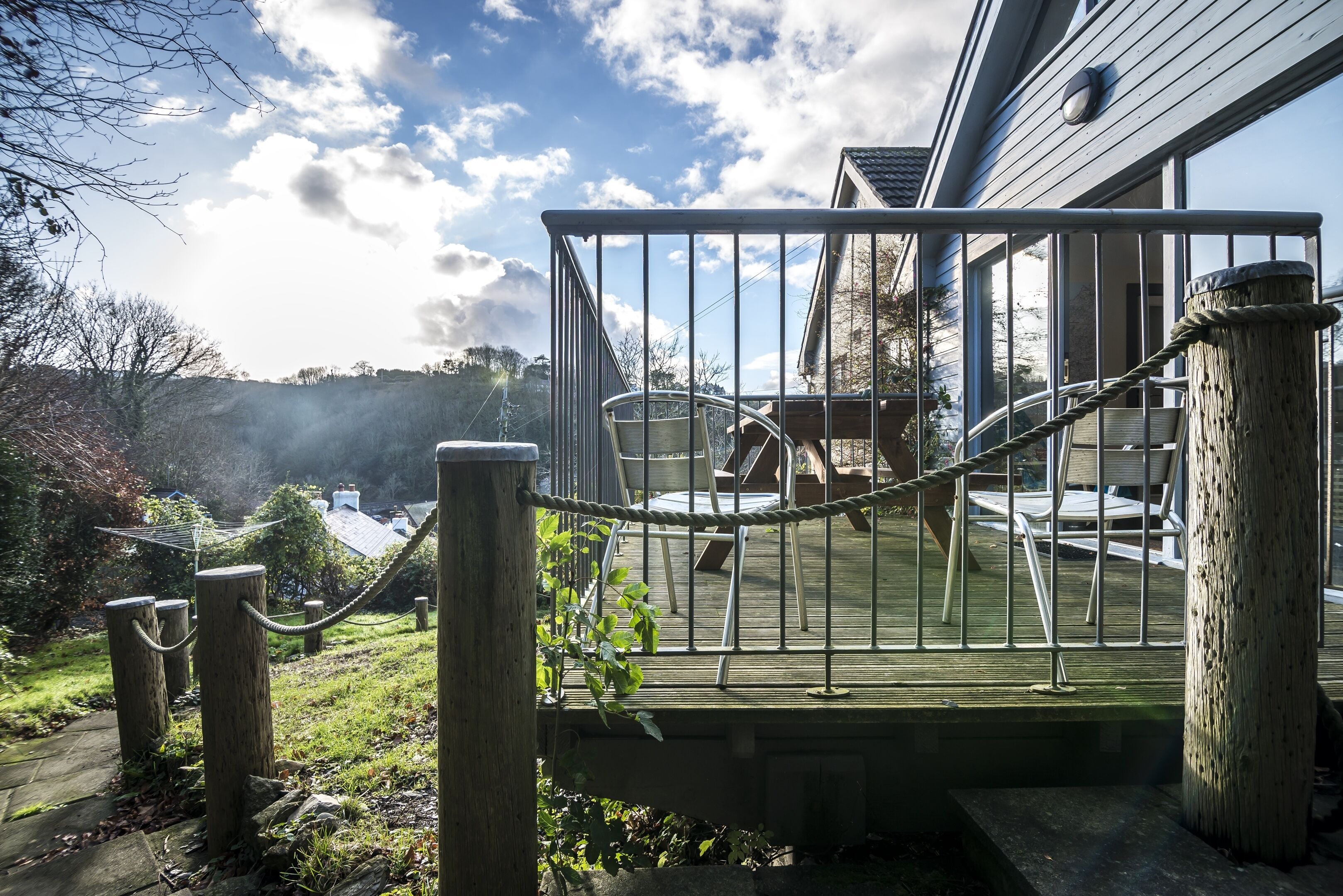 House (3 Bedrooms) | Balcony