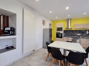 Fridge, microwave, dishwasher