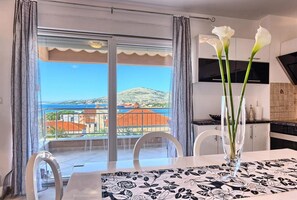 Dining - Three Bedroom Apartment with Pool (Okrug Gornji)