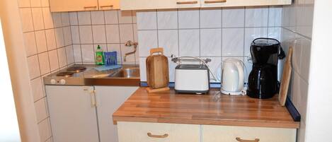 Jääkaappi, syöttötuoli