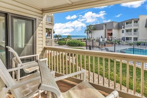 Signature Condo, 2 Bedrooms, Non Smoking, Partial Ocean View | Balcony