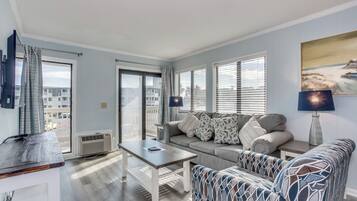 Comfort Condo, 2 Bedrooms, Balcony, Ocean View | Living room | 54-cm flat-screen TV with cable channels, TV