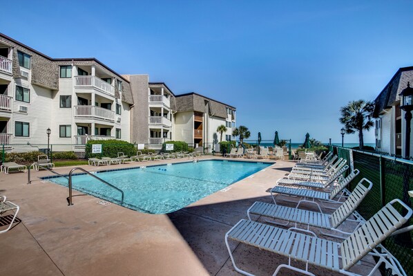 Outdoor pool - Ocean Forest Villas by Hosteeva (Myrtle Beach)