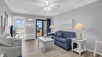 Exclusive Condo, 2 Bedrooms, Balcony, Ocean View | Living room