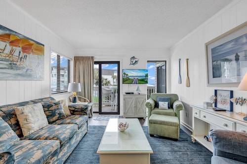 2 BR Condo Steps From Pristine Beaches