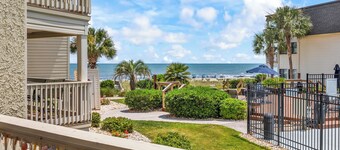 Ocean Forest Villas by Hosteeva
