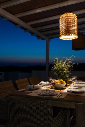 Outdoor dining