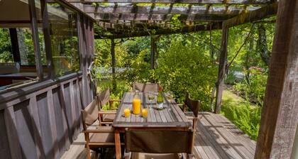 Secret Garden Lodge - Marahau Holiday Home