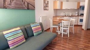 Unclassified image, 4 of 12, button