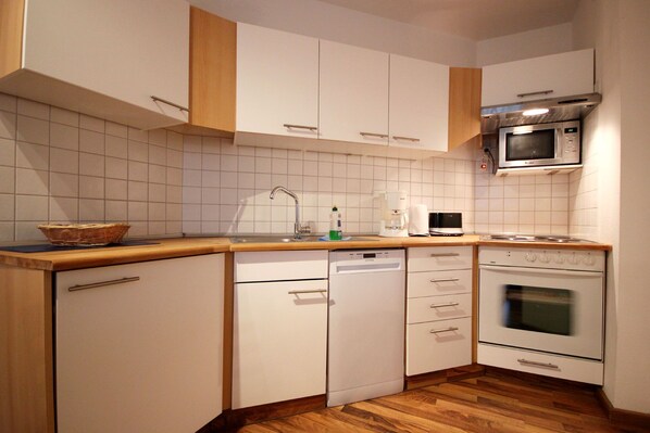 Køleskab, mikrobølgeovn, ovn, opvaskemaskine