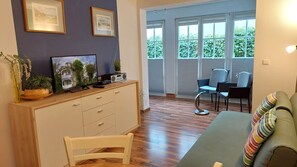 Unclassified image, 3 of 12, button