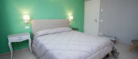 Individually decorated, individually furnished, soundproofing, free WiFi