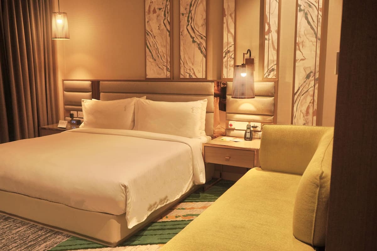 Room, 1 King Bed, Mobility Accessible | City view