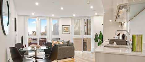 Appartamento Standard, 1 camera da letto, non fumatori, angolo cottura | Area soggiorno | TV a schermo piatto