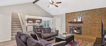 Remodeled house  3BR/2BA Sleeps 10, self-check in  