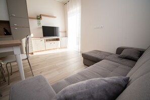 Apartment, 2 Bedrooms | Living area | TV - Luxus Gardoncino (Manerba del Garda)