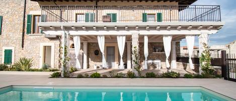 Seasonal outdoor pool