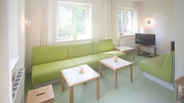 Lobby sitting area - DJH Jugendherberge Güstrow (Guestrow)
