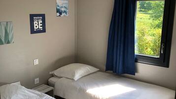 4 bedrooms, WiFi, bed sheets