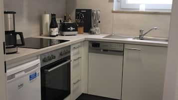 Kühlschrank, Herdplatte, Geschirrspüler