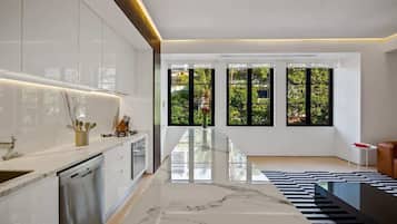 Fridge, microwave, oven, stovetop