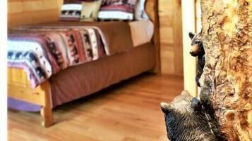 5 bedrooms, desk, iron/ironing board, free WiFi