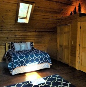 5 bedrooms, desk, iron/ironing board, free WiFi